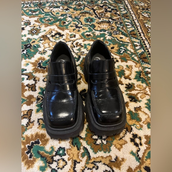 ‘Potter’ in black leather
Size 36
Retail price: $168+ tax
Selling: $120 obo - Picture 3 of 3